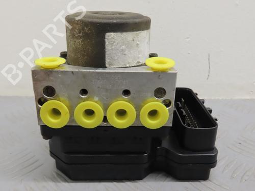 Pompe ABS NISSAN X-TRAIL I (T30) 2.2 dCi 4x4 (136 hp) 17995417