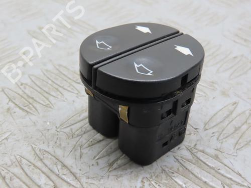 Interrupteur de vitre avant gauche FORD FIESTA V (JH_, JD_) 1.4 TDCi (68 hp) 22848752