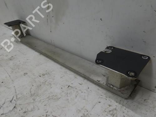 rear-bumper-reinforcement-peugeot-308-sw-i-4e_-4h_-2007-2008-2009-2010-2011-2012-2013-2014-30333077 main image