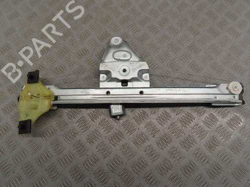 vindusheismekanisme-hyre-foran-dacia-duster-hm_-2017-26876580 main image