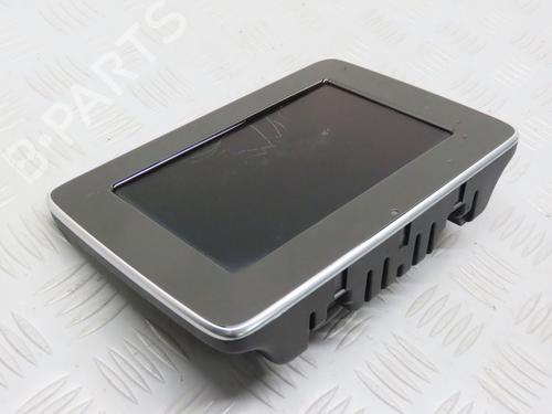 Used Display monitor MERCEDES-BENZ A-CLASS (W176) A 180 (176.042) (122 hp) 31030555
