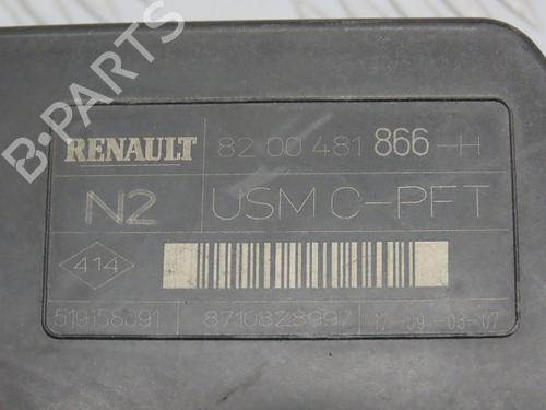 Used Fuse box RENAULT MEGANE II (BM0/1_, CM0/1_) 1.9 dCi (131 hp) 17776545
