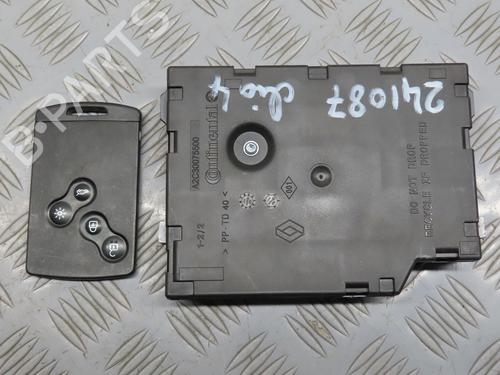 Used Card reader RENAULT CLIO IV (BH_) 0.9 TCe 90 (BHNF, BHMA, BHMH, BHJK, BHJR) (90 hp) 23098941