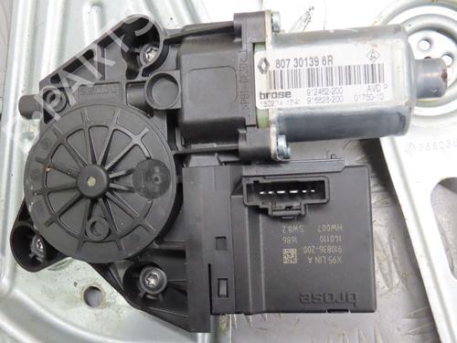 Rudehejsemekanisme Højre foran RENAULT MEGANE III Hatchback (BZ0/1_, B3_) 1.5 dCi (BZ1G, BZ1W, BZ0R) (95 hp) 25125628