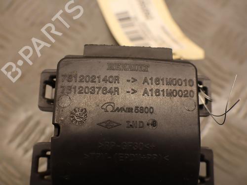fuel-flap-renault-megane-iv-hatchback-b9amn_-2015-36366857 main image