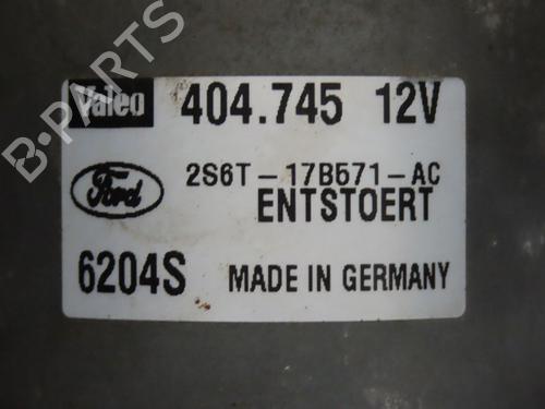Used Front wiper motor FORD FIESTA V (JH_, JD_) 1.4 TDCi (68 hp) 31085475