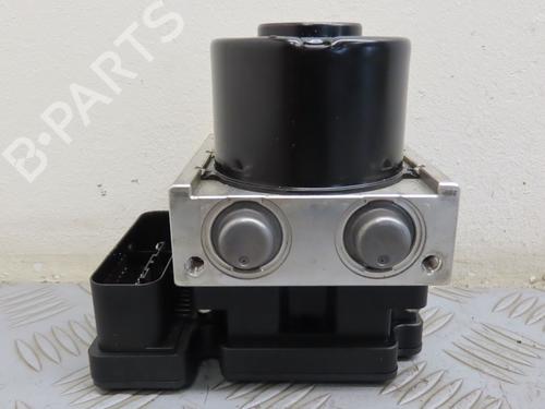 Used ABS pump TOYOTA YARIS (_P9_) 1.4 D-4D (NLP90_, NLP90R) (90 hp) 19578187