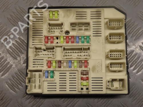 Sikringsdåse RENAULT MEGANE III Coupe (DZ0/1_) 1.5 dCi (DZ09, DZ0D, DZ1F, DZ1G, DZ14, DZ29) (110 hp) 27488091