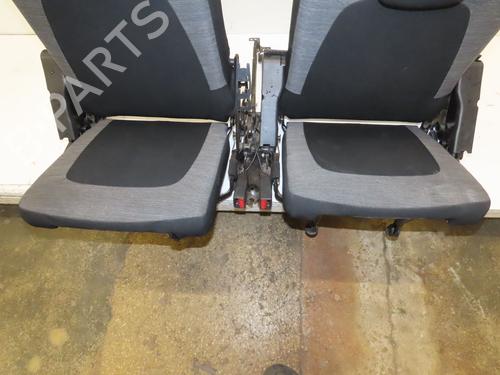 Sæde Bagtil CITROËN C4 Grand Picasso II (DA_, DE_) 1.6 HDi / BlueHDi 115 (115 hp) 31030675