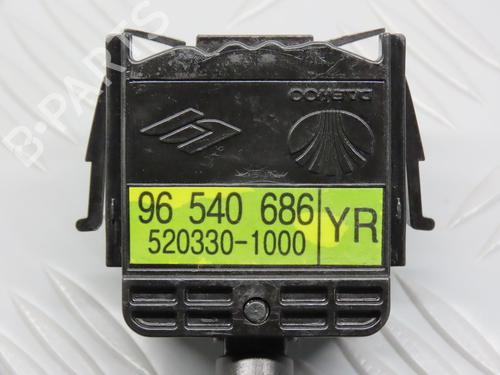 Used Steering column stalk CHEVROLET AVEO / KALOS Hatchback (T200) 1.4 16V (94 hp) 9373412