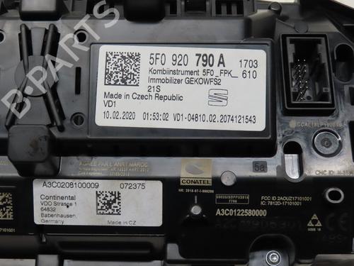 Used Instrument cluster SEAT LEON ST (5F8) 1.5 TSI (150 hp) 30093022