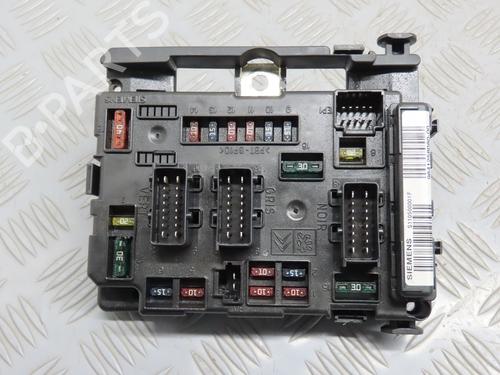 Used Fuse box CITROËN C5 I (DC_) 2.0 HDi (DCRHZB, DCRHZE) (109 hp) 18076565