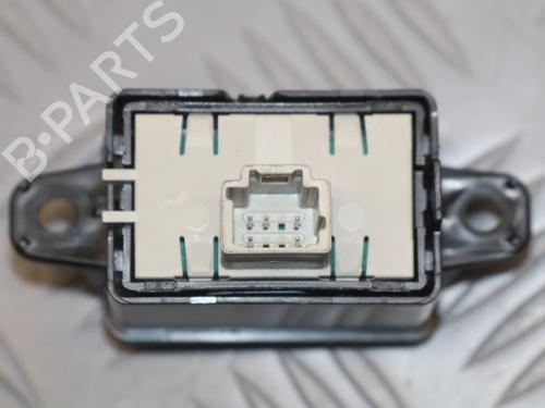 switch-renault-megane-iv-grandtour-k9amn_-2016-32308534 main image