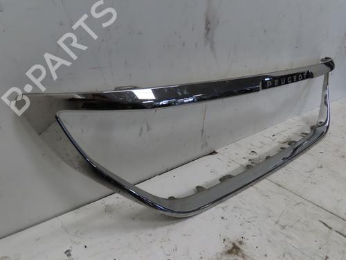 Grille PEUGEOT 2008 I (CU_) 1.5 BlueHDI 100 | BP30365893C40
