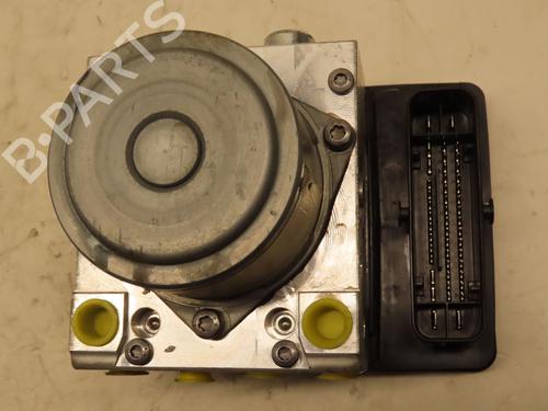 Used ABS pump FIAT 500X (334_) 1.6 D Multijet (334AXA1B, 334AXA11) (120 hp) 30164535