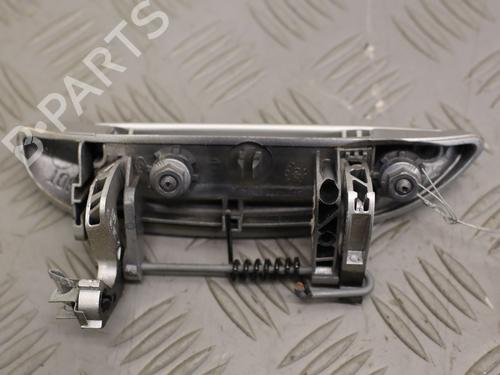 Used Front right exterior door handle Front right exterior door handle RENAULT CLIO II (BB_, CB_) 1.2 (BB0A, BB0F, BB10, BB1K, BB28, BB2D, BB2H, CB0A,... (58 hp) 35970459 35970459