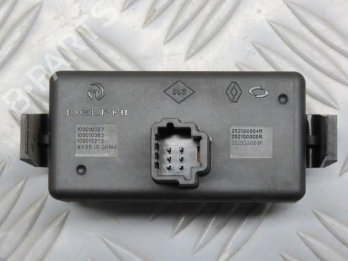 Used Warning switch RENAULT FLUENCE (L3_) 1.5 dCi (L30A) (86 hp) 21008431