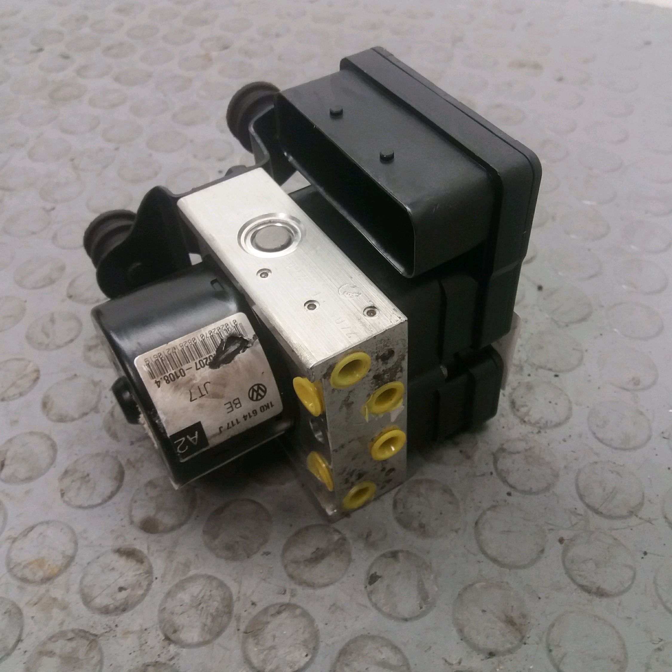 ABS pump VW GOLF V (1K1) 1.9 TDI 9388325 BParts