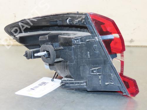 Farolim direito RENAULT CLIO V (B7_) 1.0 SCe 65 (B7MG) (67 hp) 22367907