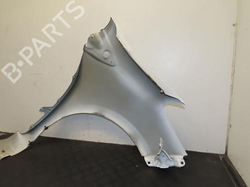 Used Right front fenders TOYOTA YARIS (_P13_) 1.5 (NSP131_) (112 hp) 28006068