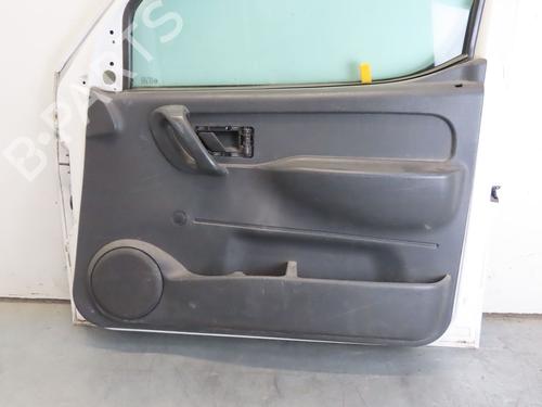 Used Right front door Right front door 23158606 23158606