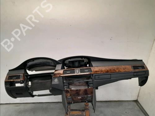 Used Dashboard BMW 5 (E60) 525 d (197 hp) 22366636