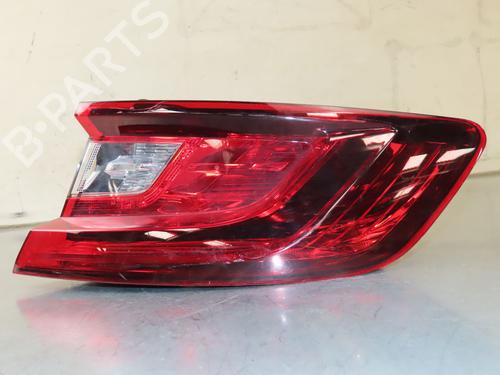 Højre baglygte RENAULT MEGANE IV Hatchback (B9A/M/N_) 1.6 dCi 130 (B9A4) (130 hp) 28483981