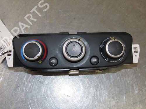 Used Climate control RENAULT MEGANE III Hatchback (BZ0/1_, B3_) 1.5 dCi (106 hp) 18967888