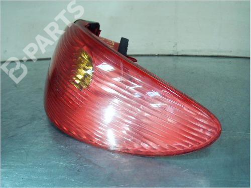 Right taillight PEUGEOT 206 CC (2D) 1.6 16V (2DNFUF, 2DNFUR) | BP9410294C35 