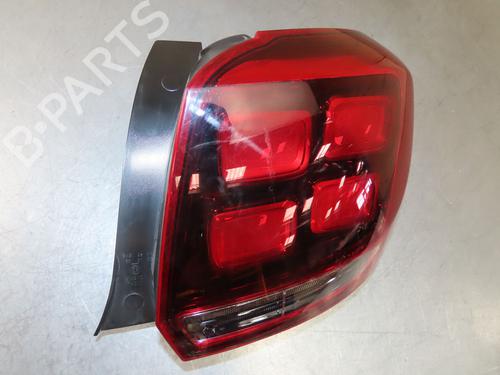 Farolim direito Farolim direito DACIA SANDERO II 1.0 SCe 75 (B8JC, B8JD, B8NC) (73 hp) 36311472 36311472