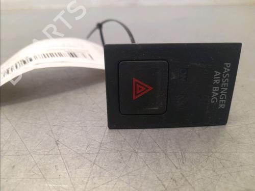 Used Warning switch VW GOLF VII (5G1, BQ1, BE1, BE2) 1.0 TSI (115 hp) 29985786
