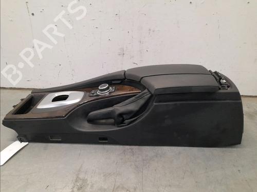 Used Middle console BMW 5 (E60) 525 d (197 hp) 22366621