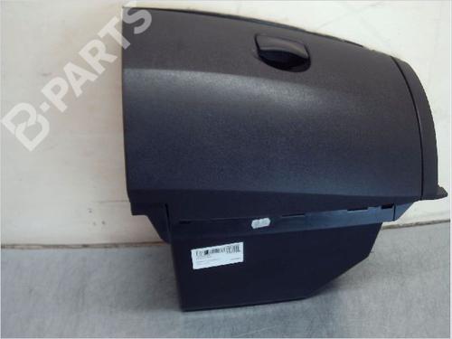 Used Glove box RENAULT CLIO III (BR0/1, CR0/1) 1.2 16V (BR02, BR0J, BR11, CR02, CR0J, CR11) (75 hp) 10547826