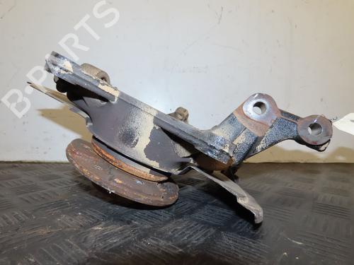 Used Left front steering knuckle RENAULT CLIO V (B7_) 1.3 TCe 140 (B7N0) (140 hp) 32100301
