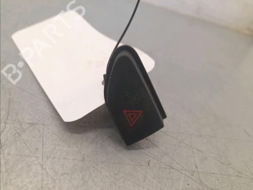 Pulsante luci di emergenza RENAULT CAPTUR I (J5_, H5_) 0.9 TCe 90 (90 hp) 29985785
