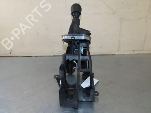 Gear lever RENAULT CLIO V (B7_) 1.5 Blue dCi 85 (B7AG) | BP17067666M90