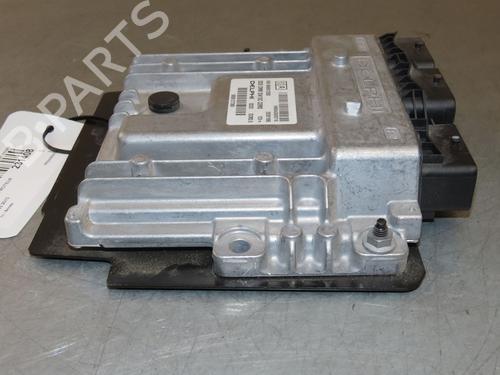 Engine control unit (ECU) CITROËN DS5 2.0 HDi 165 | BP27332673M57 - Image 2