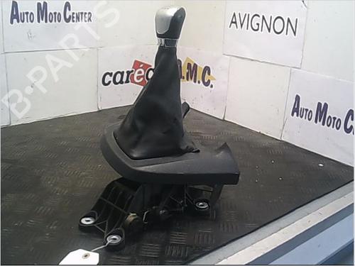 Used Gear lever FORD FIESTA VI (CB1, CCN) 1.6 TDCi (95 hp) 9406847