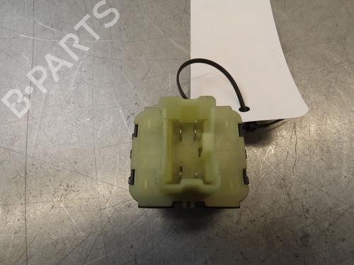 Used Left front window switch RENAULT CLIO IV (BH_) 1.5 dCi 90 (90 hp) 25777682