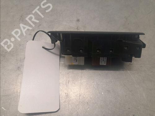 Used Left front window switch Left front window switch DACIA DUSTER (HM_) 1.3 TCe 130 (HMMF) (131 hp) 39937720 39937720