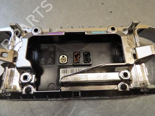 Used Display monitor Display monitor PEUGEOT 308 II (LB_, LP_, LW_, LH_, L3_) 1.6 BlueHDi 120 (120 hp) 25249656 25249656