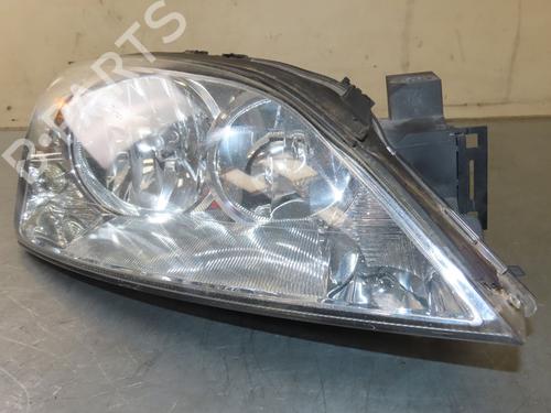 Used Right headlight FORD MONDEO III (B5Y) 1.8 16V (125 hp) 22367750