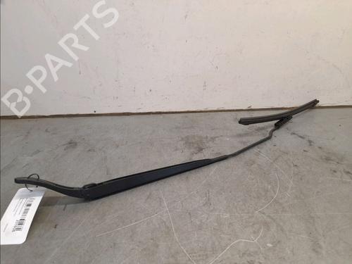 Used Front windshield wiper arm Front windshield wiper arm 14946367 14946367