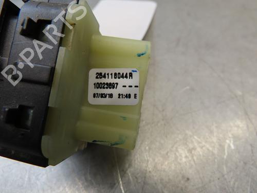 Left front window switch RENAULT CLIO IV (BH_) 1.5 dCi 90 | BP25777682I27 