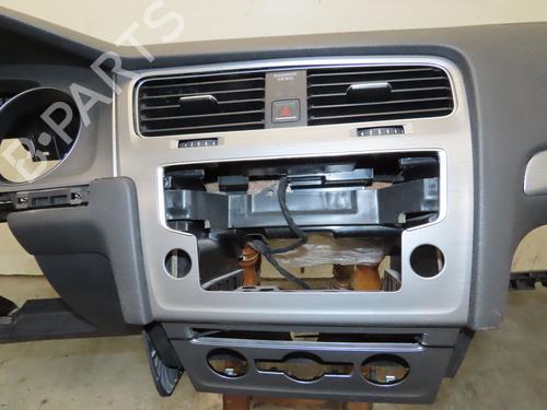 Tableau de bord VW GOLF VII (5G1, BQ1, BE1, BE2) 1.6 TDI | BP29846467C46