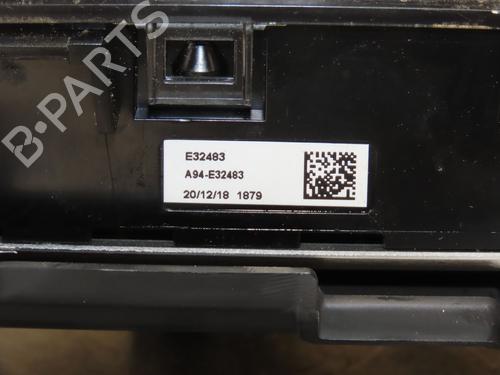 display-monitor-renault-megane-iv-hatchback-b9amn_-13-tce-140-b9nb-281155065r-2015-22381689 main image