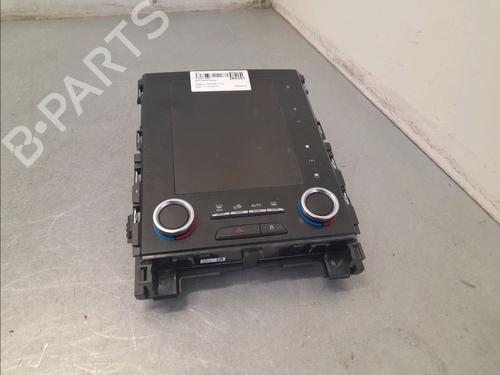 display-monitor-renault-megane-iv-hatchback-b9amn_-2015-34229636 main image