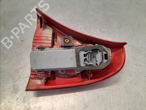 Farolim esquerdo Farolim esquerdo RENAULT CLIO II (BB_, CB_) 1.2 16V (BB05, BB0W, BB11, BB27, BB2T, BB2U, BB2V, CB05,... (75 hp) 33633230 33633230