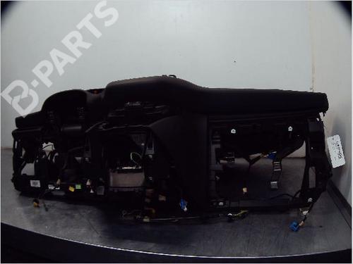 Instrumentbord PEUGEOT 208 I (CA_, CC_) 1.6 HDi (92 hp) 9577815