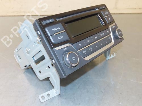 radio-nissan-juke-f15-2010-2011-2012-2013-2014-2015-2016-2017-2018-2019-27438294 main image